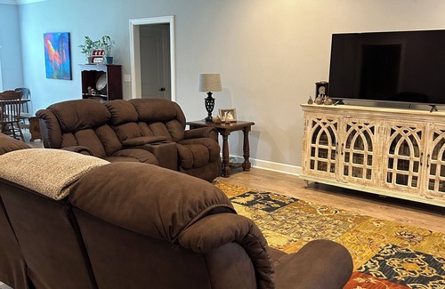 Oxford House | Charming 3-bedroom house in marvelous Oxford with AC, WiFi