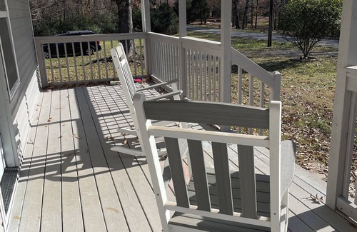 Pegram House | Charming 3-bedroom house in welcoming Pegram with WiFi, AC