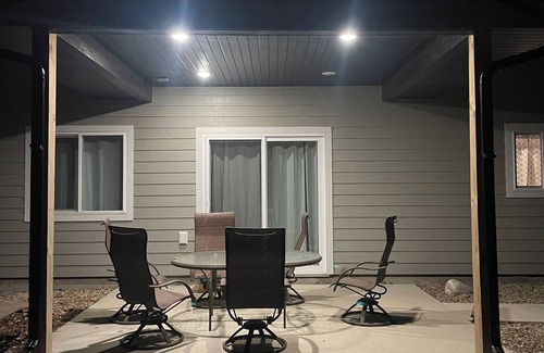 Pierre House | Charming 3-bedroom house with WiFi, AC minutes from Lake Oahe/3 stall garage