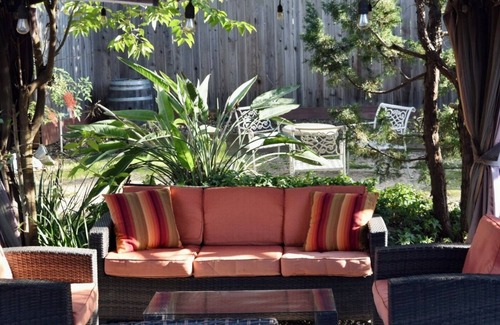Fetters Hot Springs-Agua Caliente House | Charming 3-bedroom house in tranquil Sonoma with large backyard & hot tub