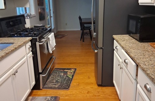 Tiger House | Charming 3-bedroom house at Lake Burton/Rabun Co GA with WiFi and AC