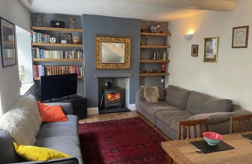 Frome House | Charming 3 bedroom house with indoor wood burner.