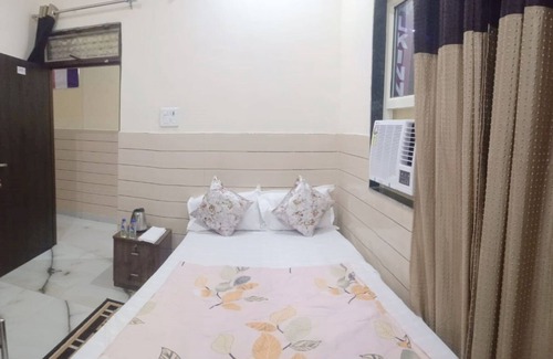 Taj Ganj Villa | Charming 3-bedroom villa with WiFi, AC in tranquil Dhandhupura