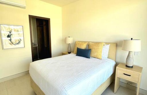 El Tezal Apartment | Charming 3 bedroom apt minutes from the beach