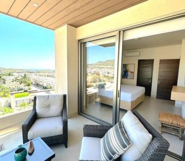 El Tezal Apartment | Charming 3 bedroom apt minutes from the beach