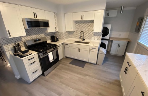 Akron House | Charming 3-bedroom, newly renovated modern decor home in Akron,Goodyear Heights