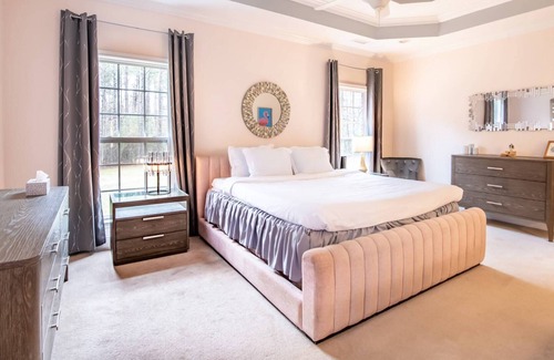 Bessemer House | Charming 3 Bedroom on Private Land w/Lots of Space