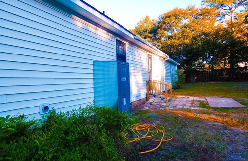 Royal Pines Estates House | Charming 3-bedroom ranch style home in Columbia with plenty of space inside,out