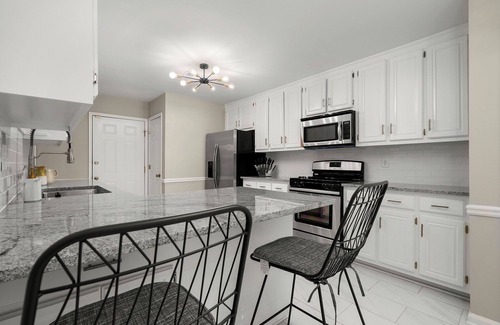 North Druid Hills House | Charming 3-bedroom townhome with WiFi and AC in awesome Atlanta