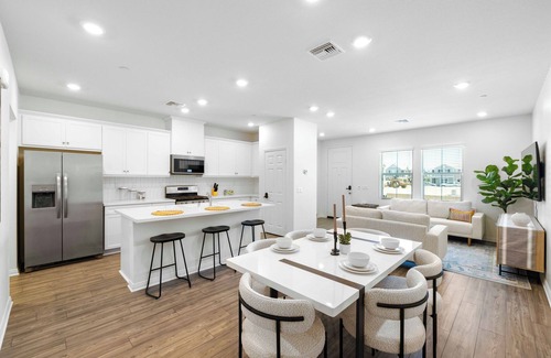 Ontario House | Charming 3-bedroom townhome with warm pool 10mins Ontario Airport