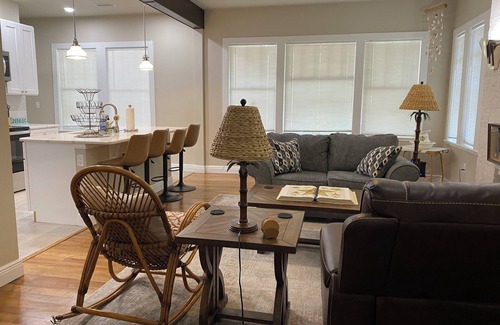 Titusville House | Charming 3-bedroom under ancient oak trees in Titusville