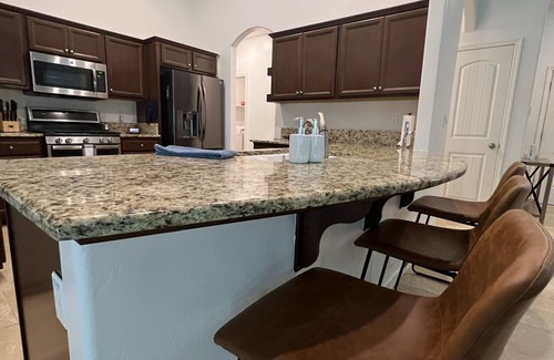 Pumpkin Center House | Charming 3 bedroom + game room in SW Bakersfield