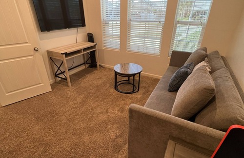 Pumpkin Center House | Charming 3 bedroom + game room in SW Bakersfield