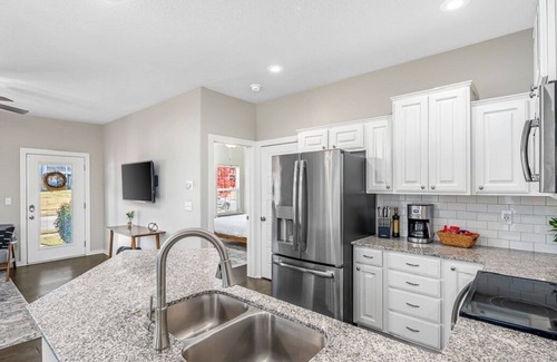Bentonville House | Charming 3 Bedroom, 2.5 Bath Sleeps 6