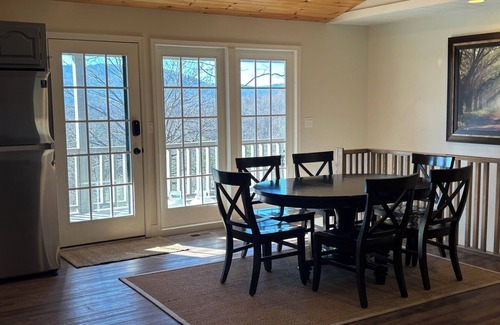 Blowing Rock Cottage | Charming 3-bedroom cottage in peaceful Blowing Rock with stunning views.