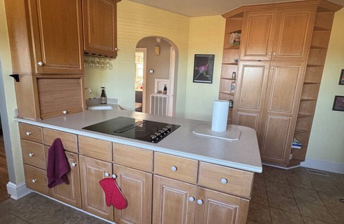 Skippers Corner House | Charming 3-bedroom house with AC, WiFi in quaint Castle Hayne