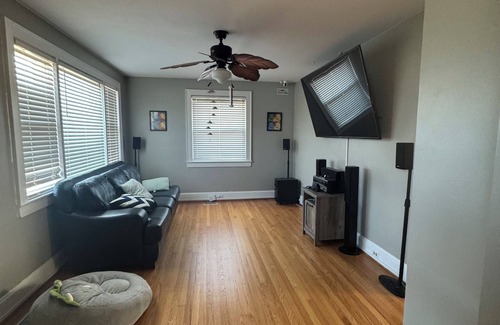 Skippers Corner House | Charming 3-bedroom house with AC, WiFi in quaint Castle Hayne