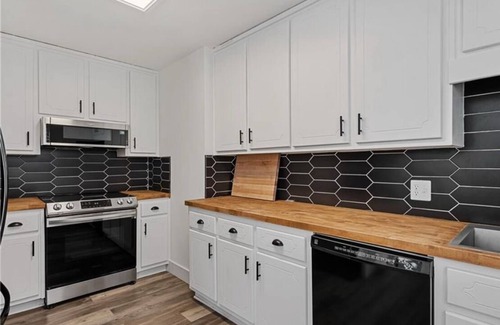 Gainesville House | Charming 3-bedroom house with WiFi, AC in enjoyable Gainesville