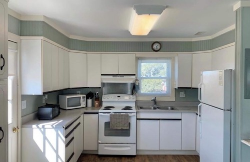 Topsail Beach Cottage | Charming 3-bedroom cottage on the most magical part of Topsail Island!