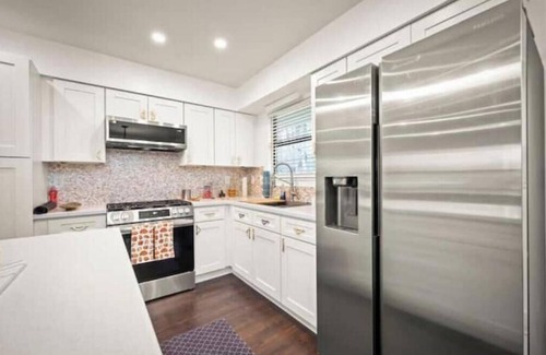 Englewood Cottage | Charming 3-bedroom cottage in wonderful Jacksonville with AC