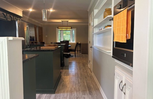 Kansas City Bed & Breakfast | Charming 3-bedroom, 2 bathroom home; Centrally located