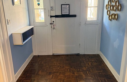Larchmont House | Charming 3-bedroom larchmont 1800+ sq ft parking fast internet