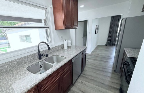 Reseda House | Charming 3-bedroom house with WiFi and AC in enjoyable Los Angeles