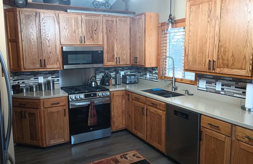 North Branch House | Charming 3-bedroom house in tranquil North Branch with AC