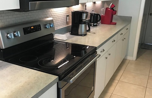 Long Meadow House | Charming 3-bedroom house with heated pool WiFi and AC in serene Rotonda West
