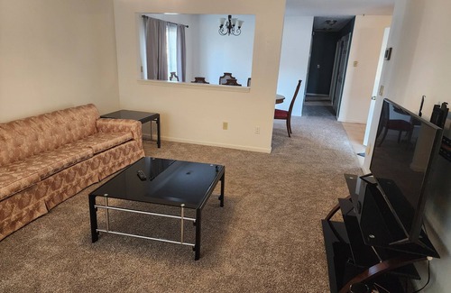 Sellersburg House | Charming 3-bedroom bungalow with AC and WiFi in lovely Sellersburg