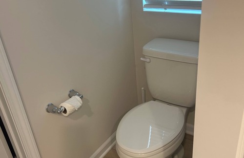 Statesville House | Charming 3-bedroom Home with WiFi, AC in serene Statesville