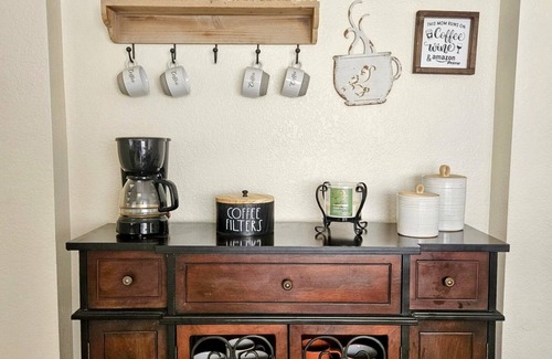 Victorville House | Charming 3-bedroom house with AC and WiFi in serene Victorville