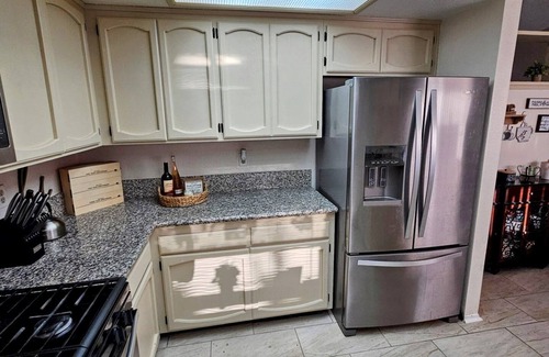 Victorville House | Charming 3-bedroom house with AC and WiFi in serene Victorville