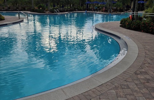 Biggar Villa | Charming 3-bedroom villa with WiFi and AC in Fort Myers Gated Community