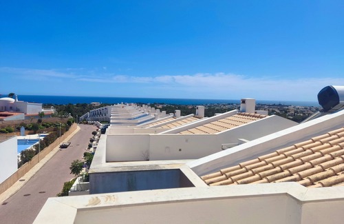Cerro de Aguia Villa | Charming 3-bedroom villa with WiFi and AC with sea view in Albufeira