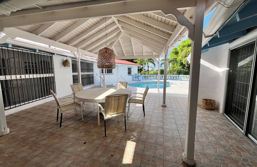 Halcyon Heights House | Charming 3-bedroom villa in marvelous Holetown with AC, WiFi and private pool!