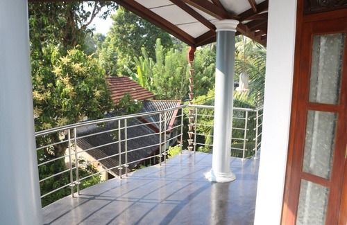 Dodanduwa Villa | Charming 3 bedroomnvilla 61 with AC, wifi and full package services