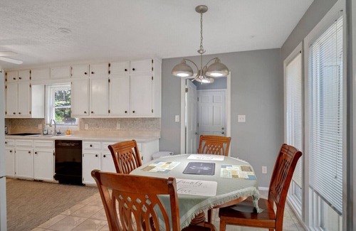 Gainesville House | Charming 3 Beds/2 Baths/Near LakeLanier 4 FUNtimes