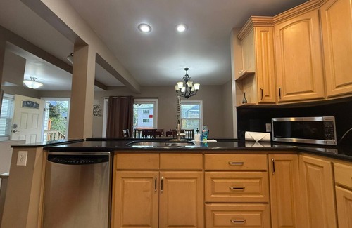Central District House | Charming 3-BR Home Close to Swedish Cherry Hill