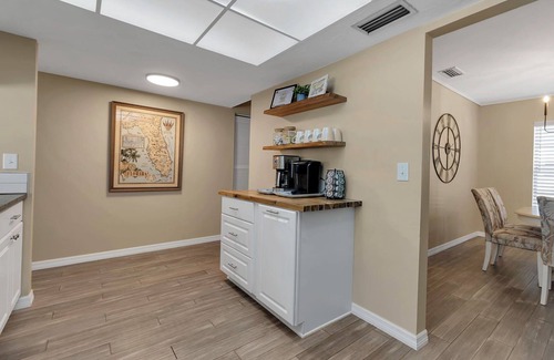 West Bradenton House | Charming 3-BR Home Near AMI~ Heated Pool, Spa, Game Room, Putt-Putt, Basketball