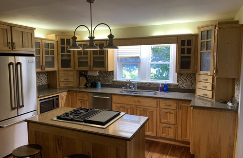 East End - Valley Street House | Charming 3 BR House in Downtown