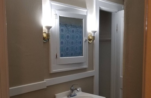 Kansas City Villa | Charming 3 BRM Villa by KCMO Downtown
