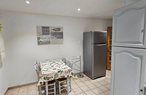 Change Cottage | Charming 3-Star Cottage Near Le Mans with Hot Tub, Parking, and Family-Friendly Amenities