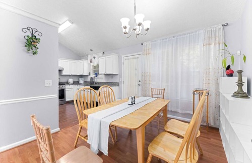 Lawrenceville House | Charming 3B2B Apartment｜Ground Floor Comfort｜Pet-Friendly Retreat Awaits #41922