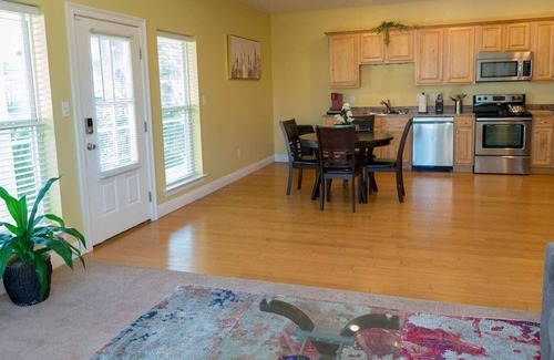 Kreole Apartment | Charming 3BR/2B Retreat That Feels Like Home