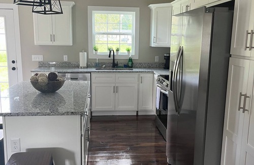 Elizabethtown House | Charming 3BR Getaway Near E-Town Sports Park - Wi-Fi + AC in Scenic Glendale
