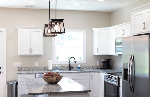 Elizabethtown House | Charming 3BR Getaway Near E-Town Sports Park - Wi-Fi + AC in Scenic Glendale