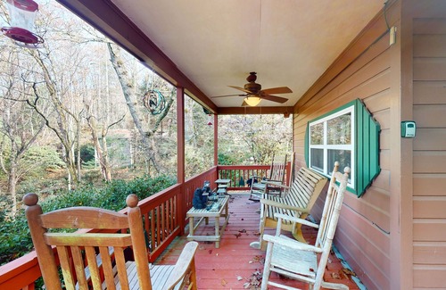 Scaly Mountain House | Charming 3BR home in Scaly Mountain with a full kitchen and high speed internet