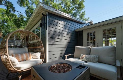 Lake Como House | Charming 3BR Home Near DT with King Bed and Fire Pit