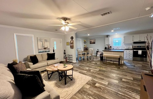 Brooksville House | Charming 3BR Home with Pool near Weeki Wachee
